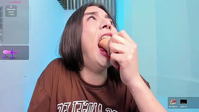 saracaball_'s Webcam Show