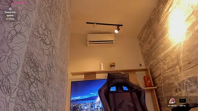 saracaball_'s Webcam Show