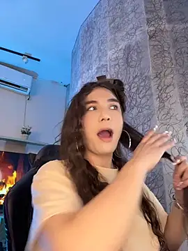 saracaball_'s Webcam Show
