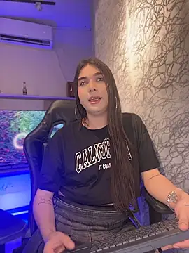 saracaball_'s Webcam Show