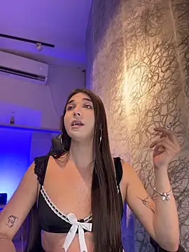 saracaball_'s Webcam Show