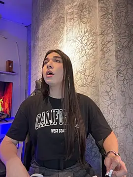 saracaball_'s Webcam Show