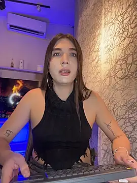 saracaball_'s Webcam Show