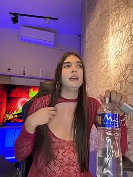 saracaball_ webcam show