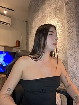 saracaball_ webcam show