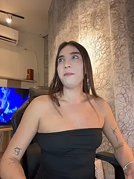saracaball_ Show Webcam