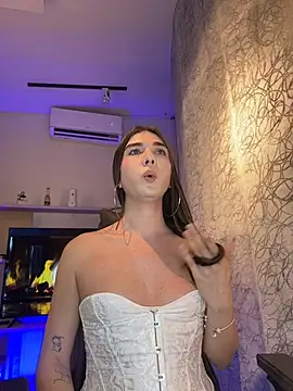 saracaball_ webcam show