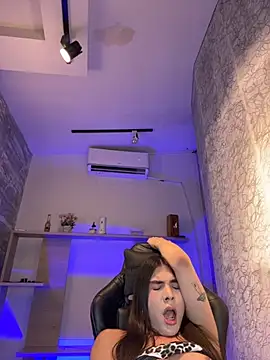 saracaball_ 网络视讯表演