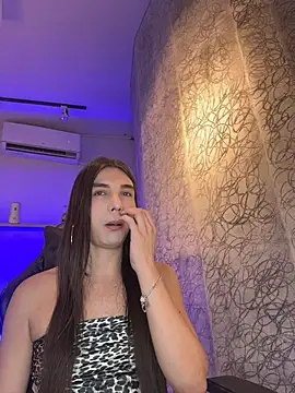 saracaball_'s Webcam Show