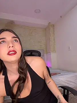 saracaball_ Show in webcam