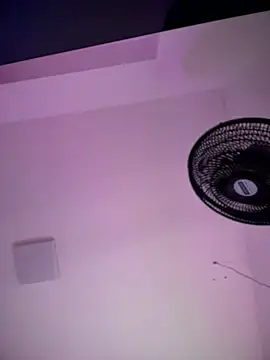 saracaball_'s Webcam Show