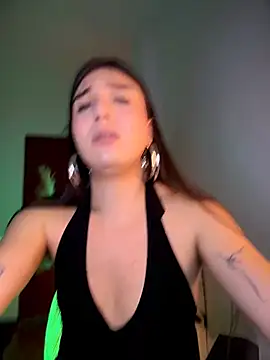saracaball_ Show in webcam