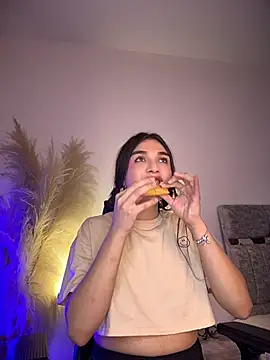 saracaball_'s Webcam Show