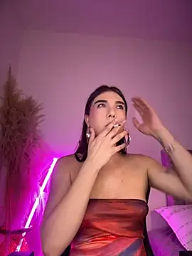 saracaball_ Show in webcam