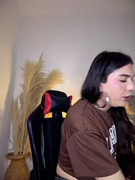 saracaball_'s Webcam Show