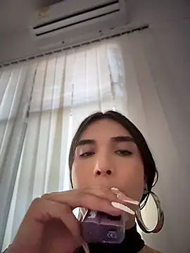 saracaball_'s Webcam Show