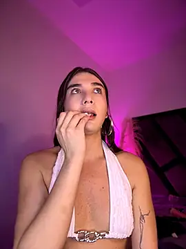 saracaball_ webcam show