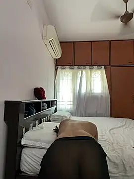 Sirishateluguammai Show in webcam