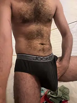 ALWAYSHORNYDADDY 网络视讯表演