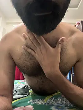 הופעת וובקאם של ALWAYSHORNYDADDY