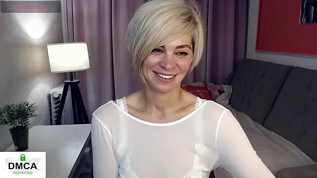 Blonde_lola444's Webcam Show