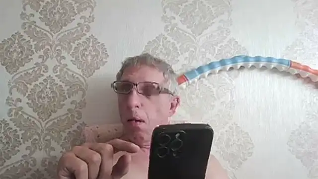 BobbyXRoyal: вебкам-шоу