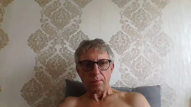 BobbyXRoyal: διαδικτυακό σόου στην κάμερα