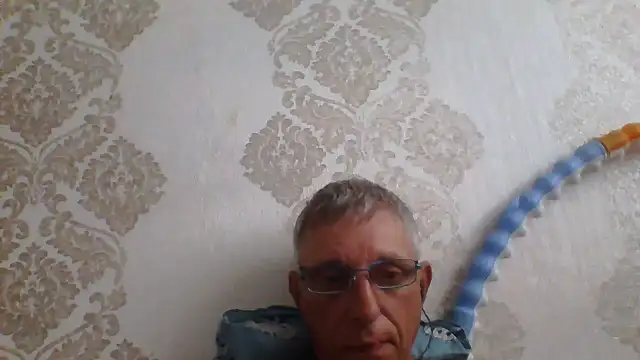 Show modela BobbyXRoyal na web-kameri