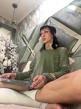 MadisonWood01 Show in webcam