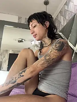 MadisonWood01 Show in webcam