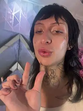 Show modela MadisonWood01 na web-kameri
