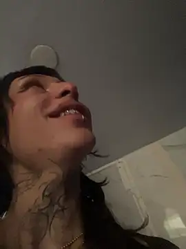 MadisonWood01's Webcam Show