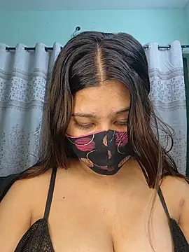 YOUR_GF_: διαδικτυακό σόου στην κάμερα