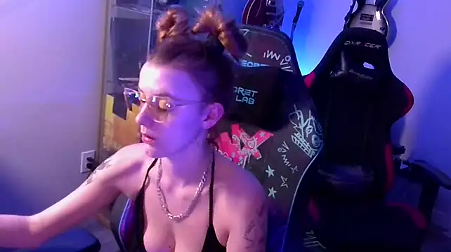 Show webcam de kinkyycouplee