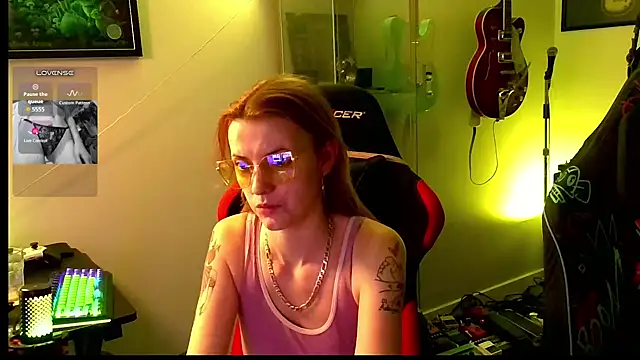 kinkyycouplee's Webcam Show