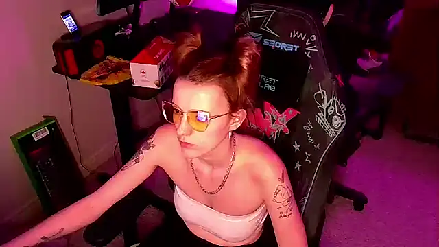 kinkyycouplee Show Webcam
