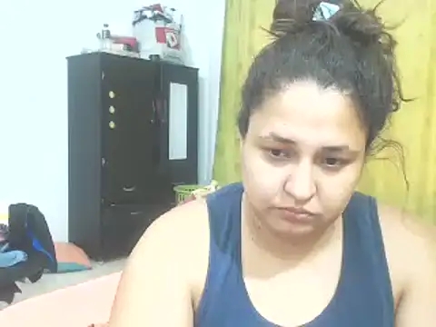 הופעת וובקאם של lolamike19