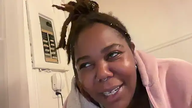 Goddess_Nafeesha Show in webcam