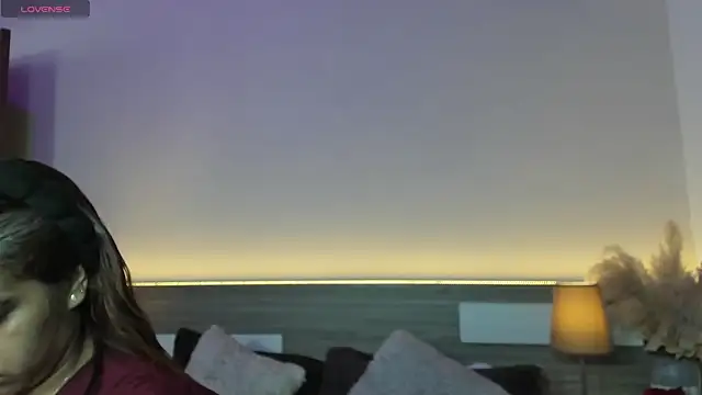 ZarahFoxx's Live XXX Chat