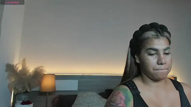 ZarahFoxx – Naživo XXX chat