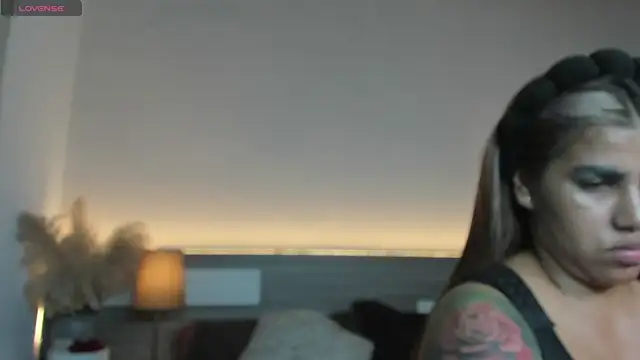 ZarahFoxx élő XXX-chatje