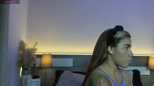 ZarahFoxx's Live XXX Chat