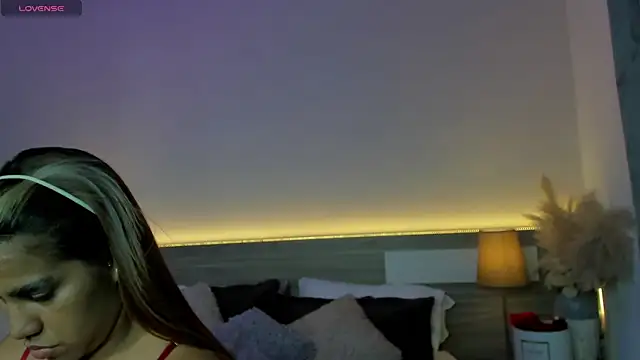 Živý XXX chat ZarahFoxx