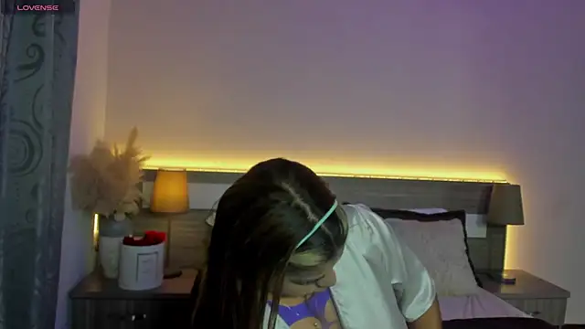 ZarahFoxx's Live XXX Chat