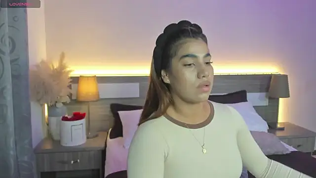 Chat XXX ao vivo de ZarahFoxx