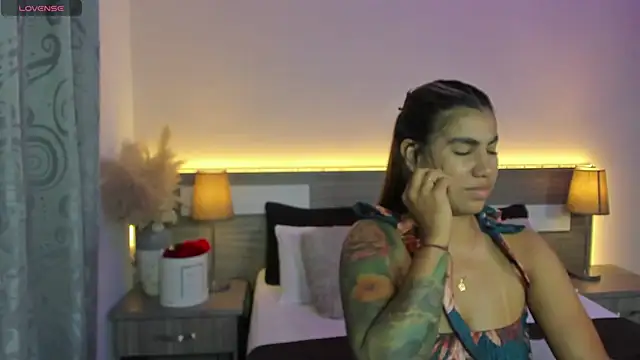 ZarahFoxxn Live XXX chat