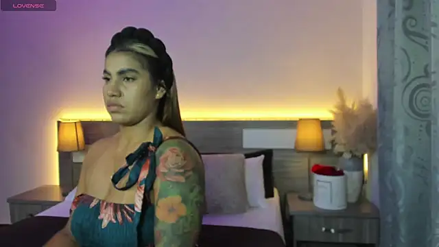 ZarahFoxx লাইভ XXX চ্যাট