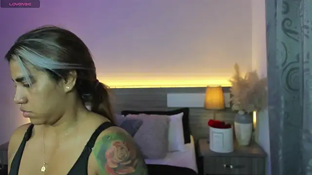 ZarahFoxx Chat XXX live