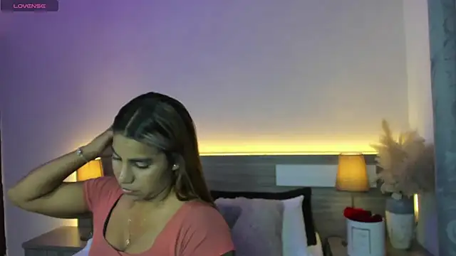 ZarahFoxx's Live XXX Chat