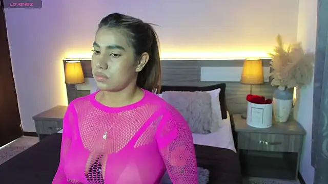 ZarahFoxx Chat XXX in diretta